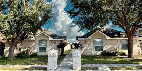 Leased Fourplex with Modern Interiors
