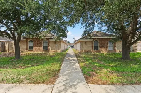 Fourplex with Private Fenced Patio