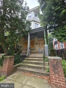 Victorian Multifamily Home in Philadelphia