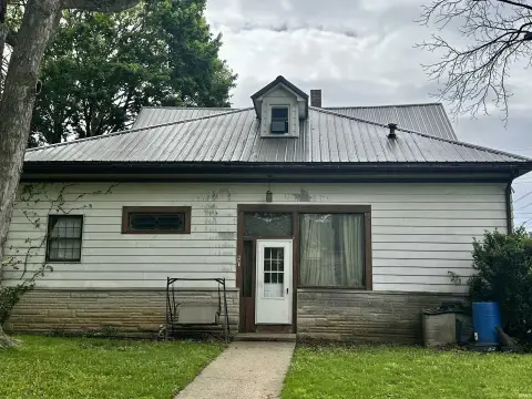 Income-Producing Triplex with Long-Term Tenants