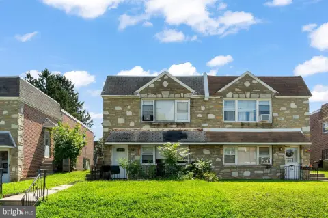 Renovated Duplex with Private Parking