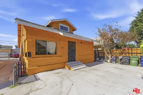 Duplex With Detached Rear Home