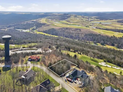 Residential Land in Oak Knoll