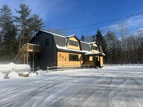 Turnkey Bar and Restaurant Building