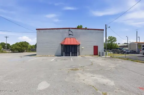 Retail Space with Event Potential