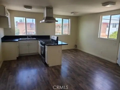 Triplex Near Downtown Los Angeles