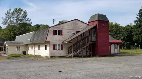 Mixed-Use Property with Apartment