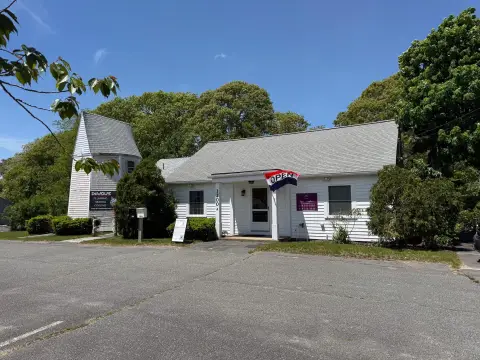 Two-Suite Office Building with Parking