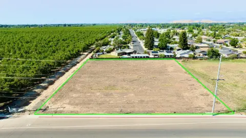 Commercial Land in Growing City
