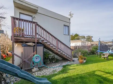 Duplex in Peaceful Freedom Setting