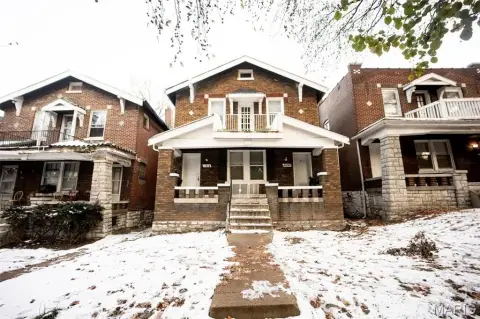 St Louis Duplex with Parking