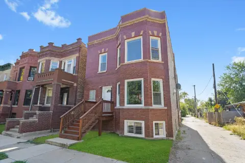 Renovated 2-Unit Building in Chicago