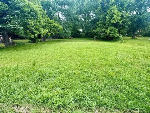 Residential Lot in Growing Bonham