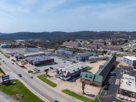 94-Door Hotel on Branson Strip