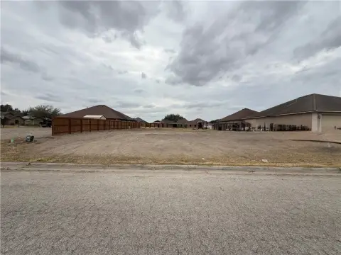 Residential Lot in Alice, TX