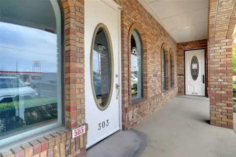 Mesquite Office with Live-Work Potential