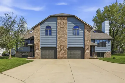 Updated Duplex Near Hwy 41
