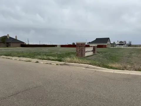 Residential Land in Claude, TX