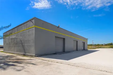 Air Conditioned Warehouse Near I-95