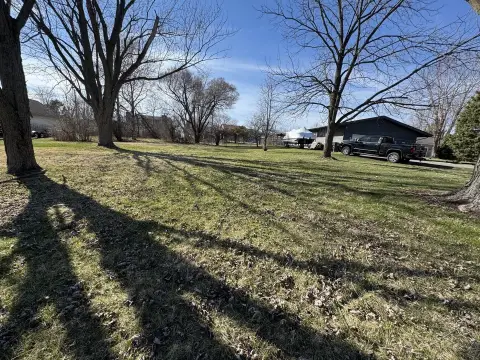 Buildable Lot Near Lake Access
