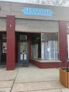 Retail Space in Belvidere Twp.