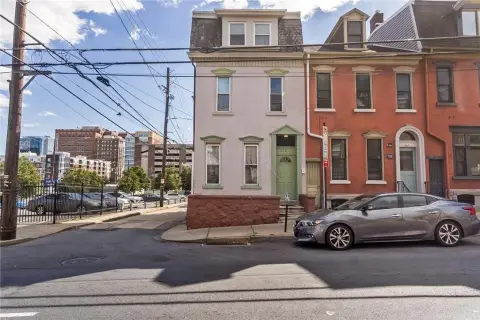 3-Unit Brick Apartment Building