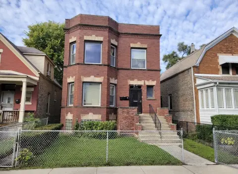 Chicago Multifamily Property For Sale