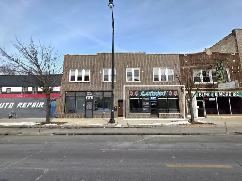 Commercial Space in Chicago, IL