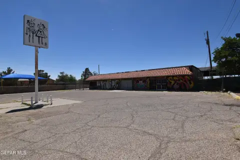 El Paso Commercial Building