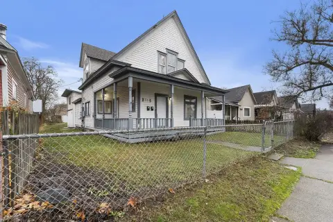 Spokane Triplex With Detached Unit