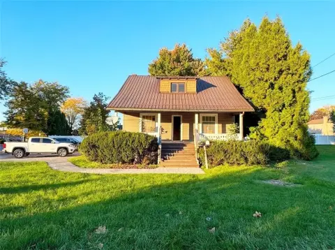 Duplex With Multiple Porches
