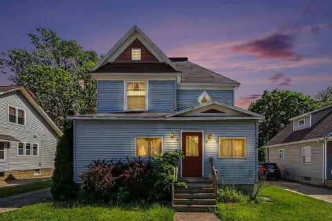 Spacious Duplex with Separate Entrances