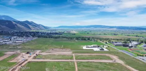 Commercial Land with Public Utilities