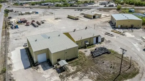 Carrizo Springs Commercial/Industrial Property