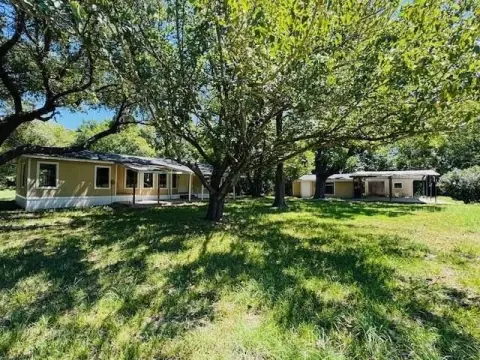 Kemp Acreage with Residential Features