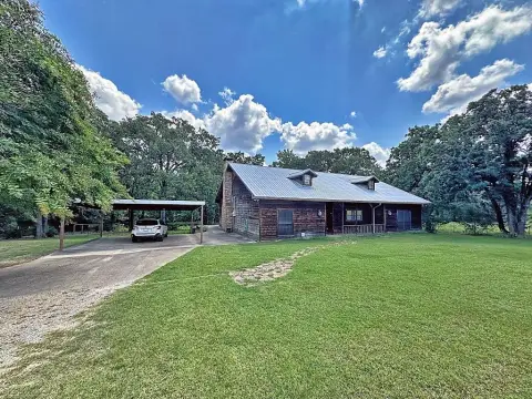 Spacious Rustic Home on Acreage