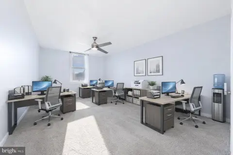 Versatile Mixed-Use Condo in Alexandria