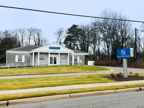 Freestanding Retail and Office Building