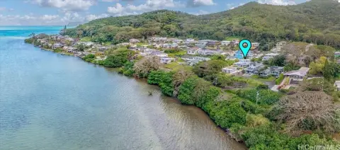 Multi-Home Gem in Kaneohe Bay