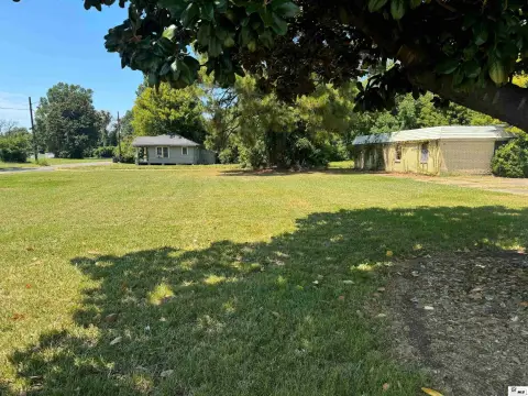 Corner Lot Zoned B1
