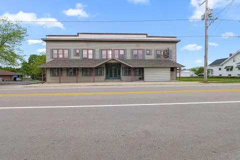Restaurant with Living Quarters