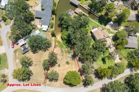 Waterfront Lot in Paradise Bay