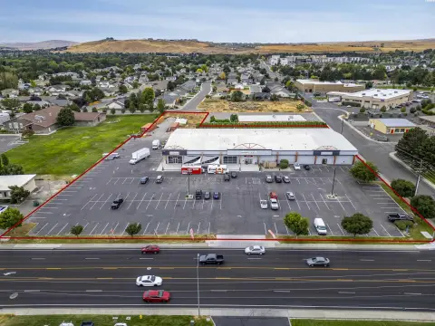 Freestanding Retail Building