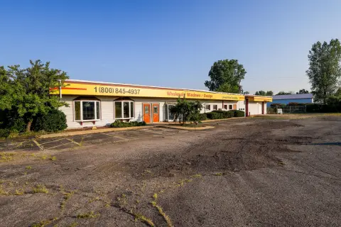 Flex Building with Showroom