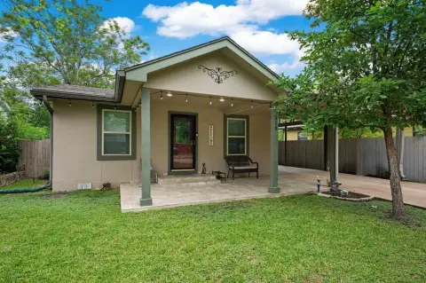 Income-Producing Duplex with Guest House