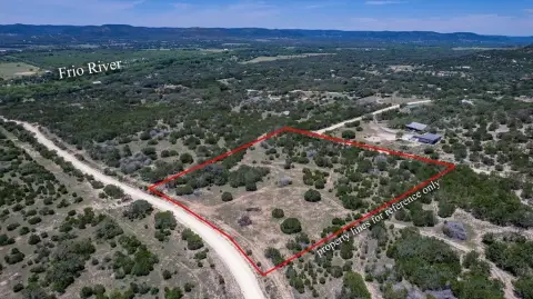 5.1 Acres with Frio River Access