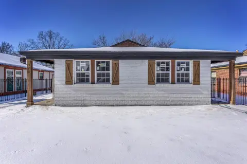 Renovated Duplex in Sam Cooper
