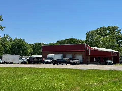 Flex/Service Facility with Outdoor Storage
