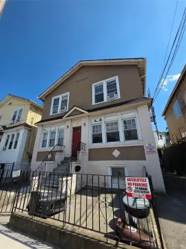 Colonial-Style Triplex