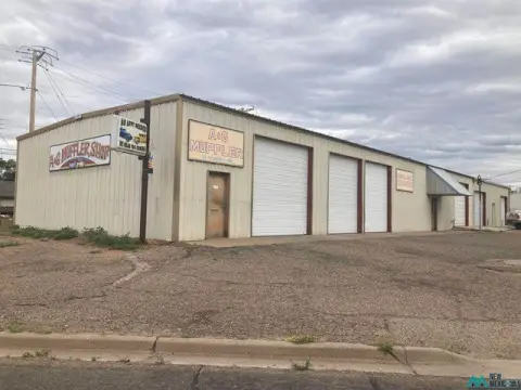 6-Door Auto Shop